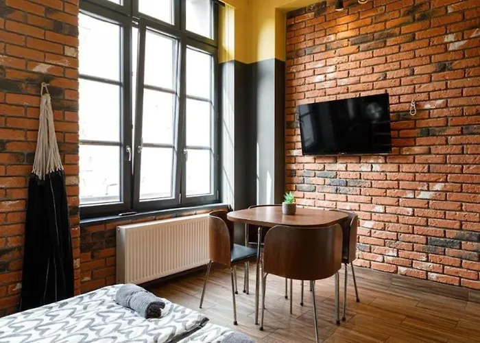 Close-central - Main Rail Station - Kosciuszki 28 *