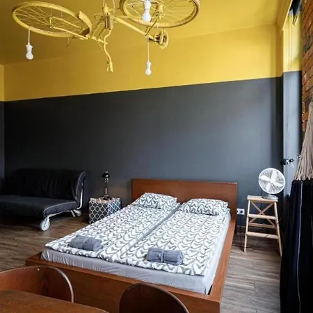 Close-central - Main Rail Station - Kosciuszki 28 *