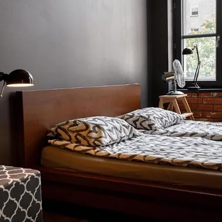 Close-central - Main Rail Station - Kosciuszki 28 Wroclaw