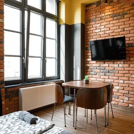 Close-central - Main Rail Station - Kosciuszki 28 *